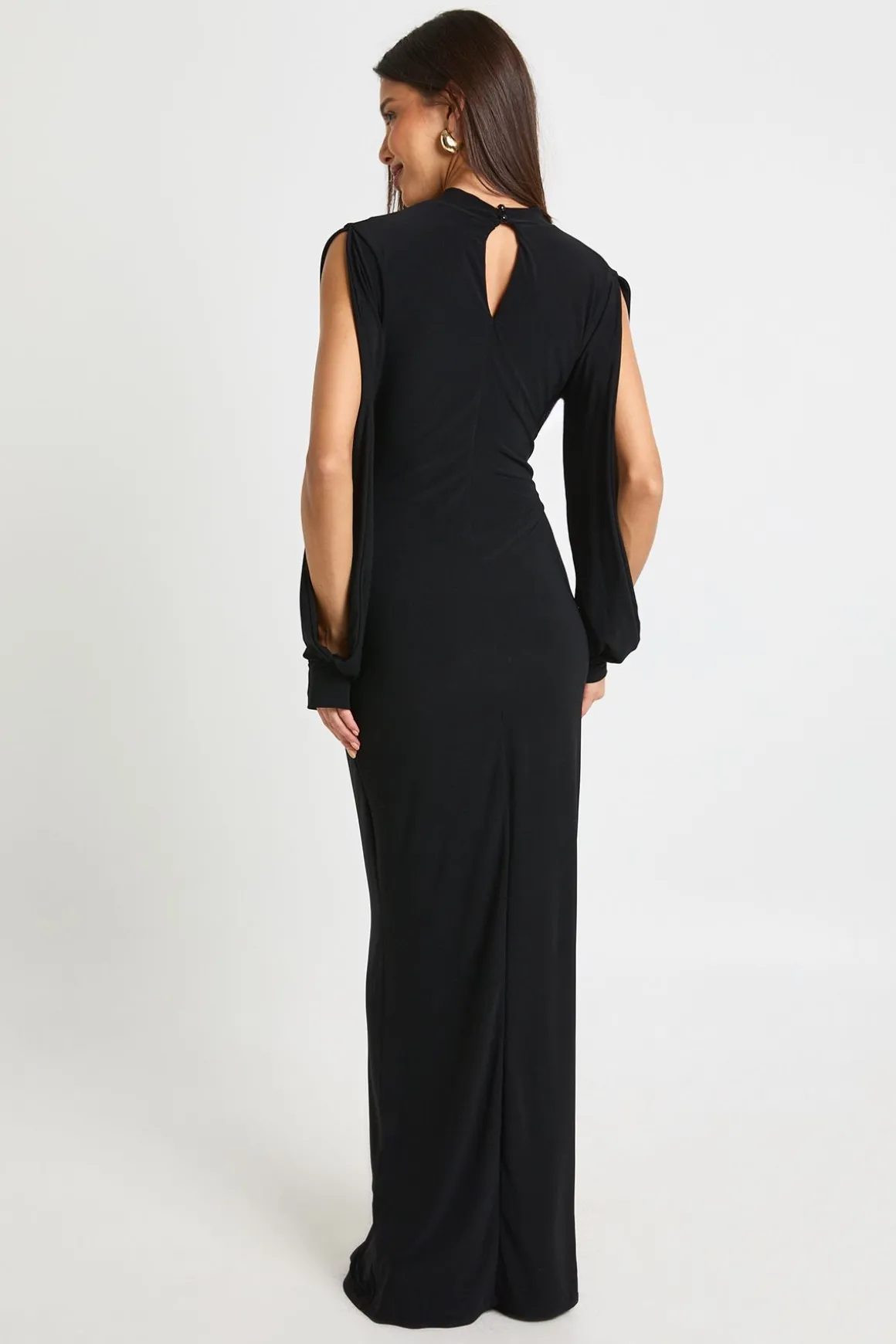 Robe midi à manches longues avec encolure ras du cou et détails d'emmanchures ouvertes
