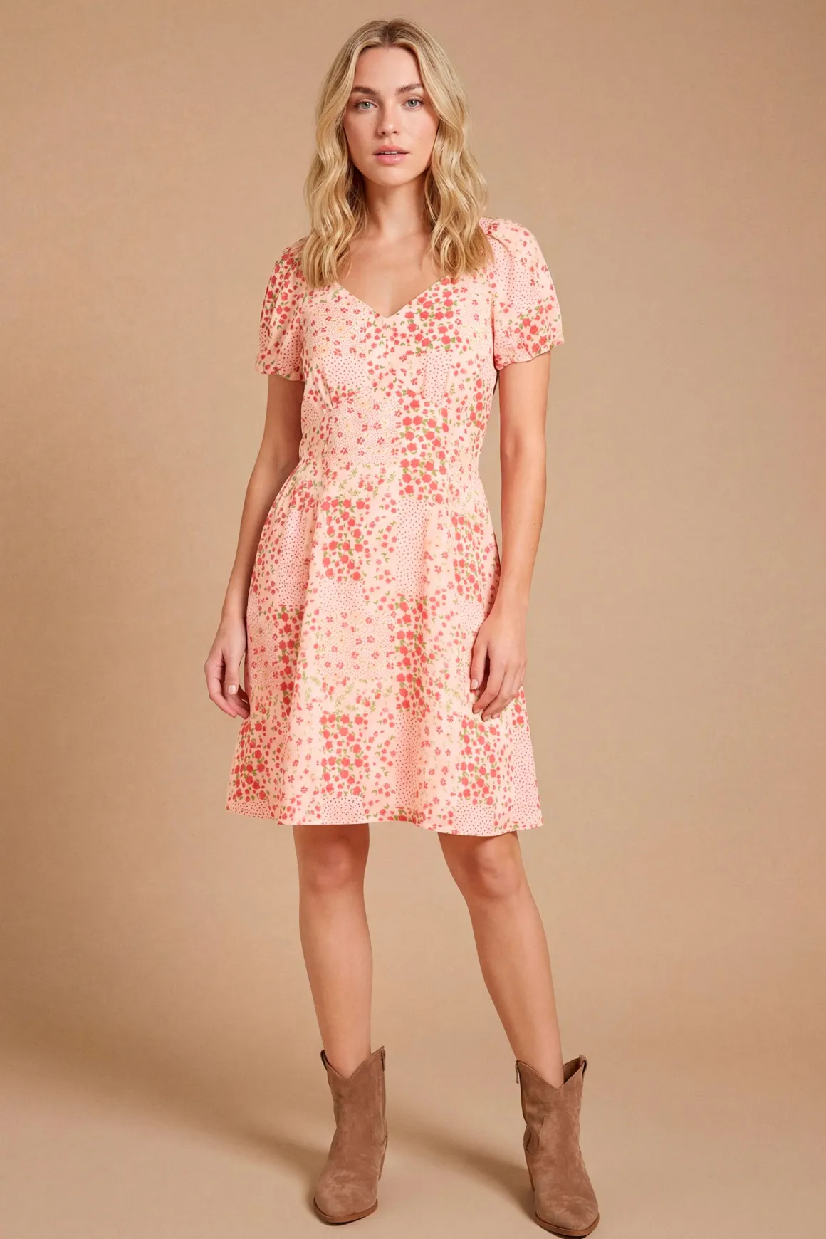 Robe Midi À Manches Papillon Avec Détails De Coutures