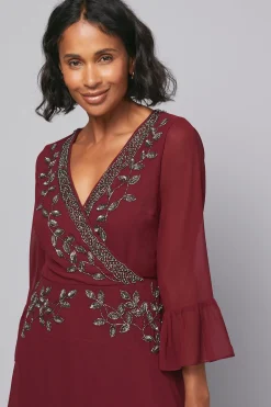 Robe Midi à Manches Évasées et Ornements Portefeuille