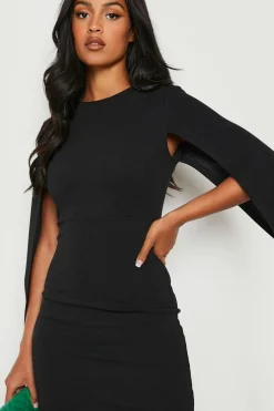 Robe midi moulante à manches cape