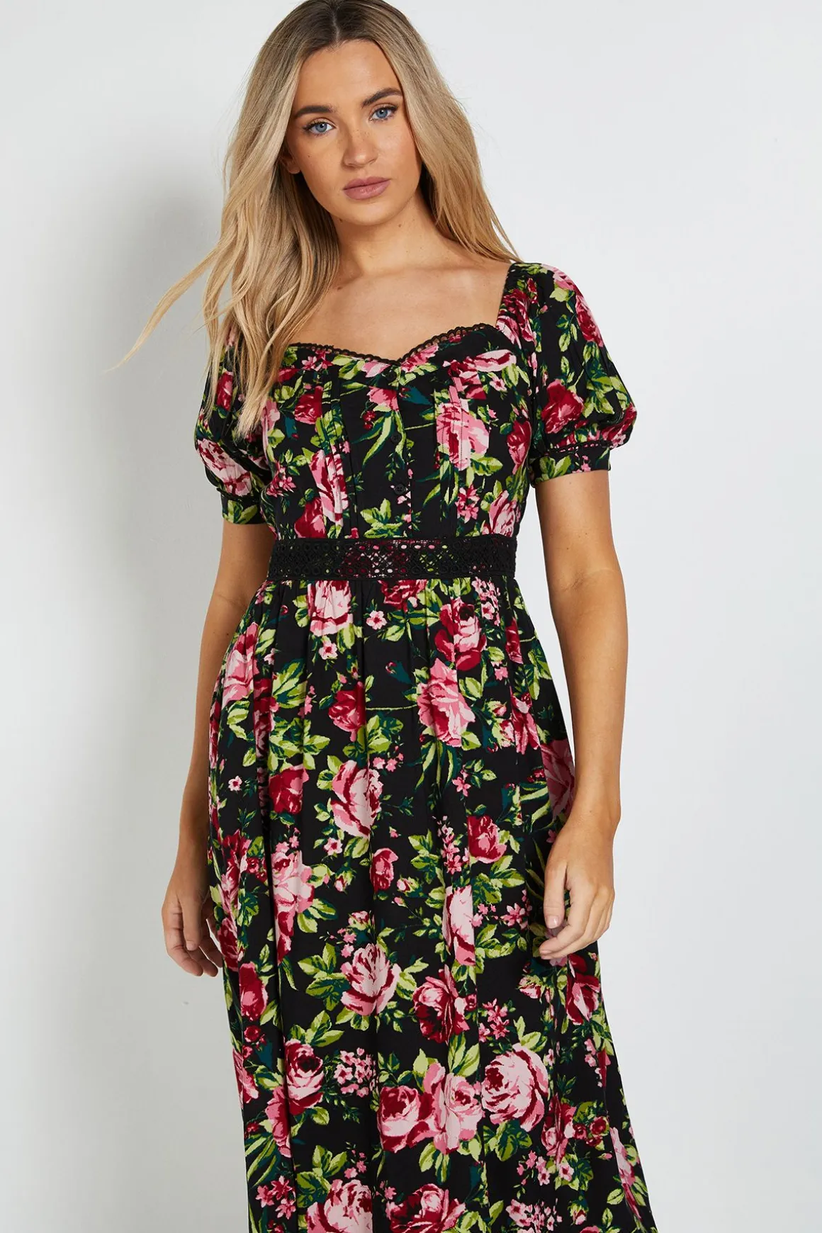 Robe Midi Noire À Manches Bouffantes Avec Corsage Plissé Et Dentelle Florale