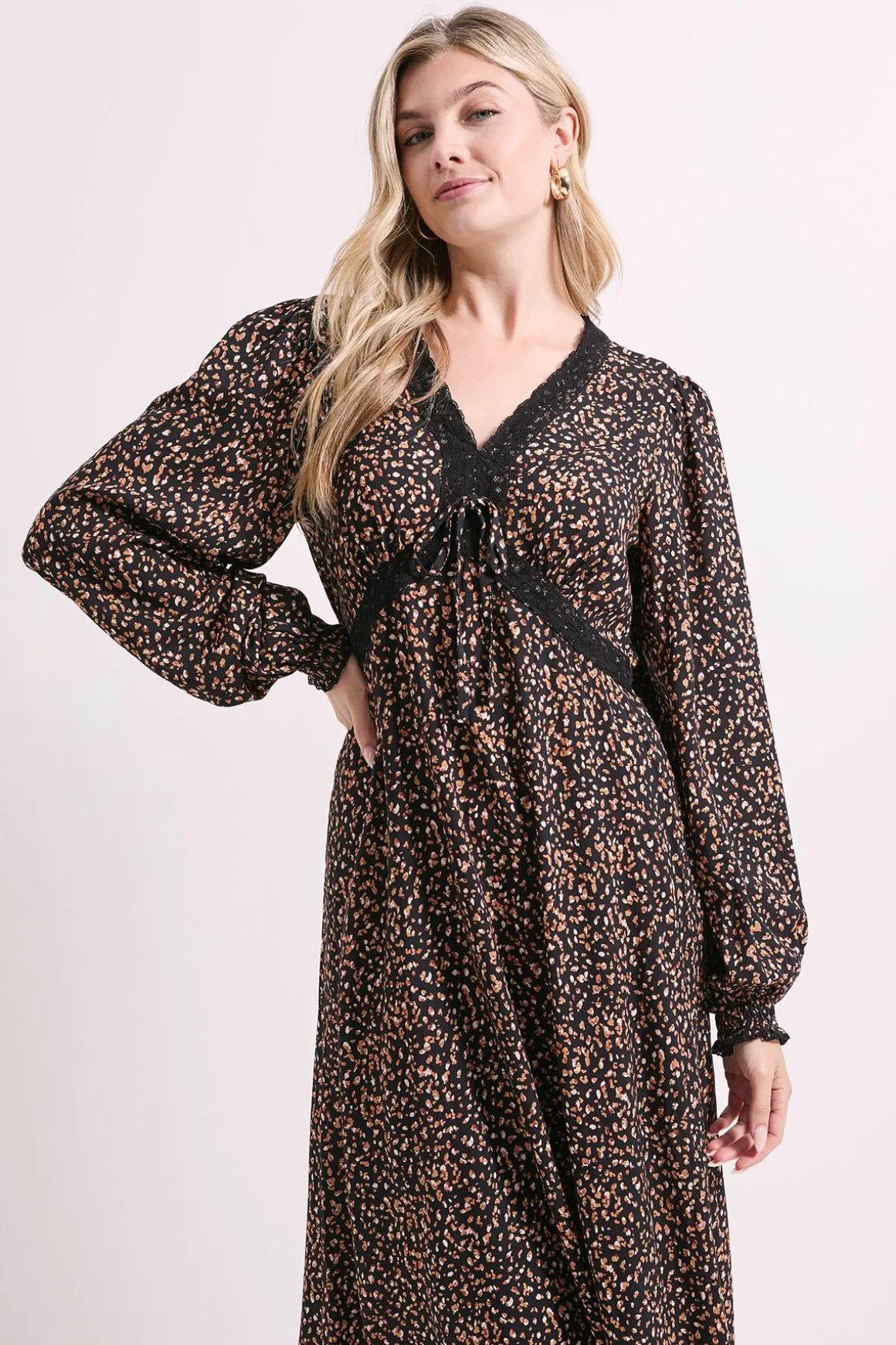 Robe Midi Noire à Manches Longues avec Imprimé Animal, Dentelle et Détail Nœud