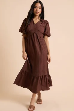 Robe Midi Petite Avec Détails De Finition Et Manches Bouffantes