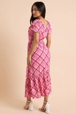 Robe Midi Petite À Carreaux Roses Avec Boutons Devant Manches Bouffantes Et Volants