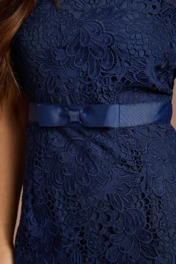Robe Midi Petite En Dentelle Avec Ceinture Nœud