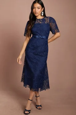 Robe Midi Petite En Dentelle Avec Ceinture Nœud