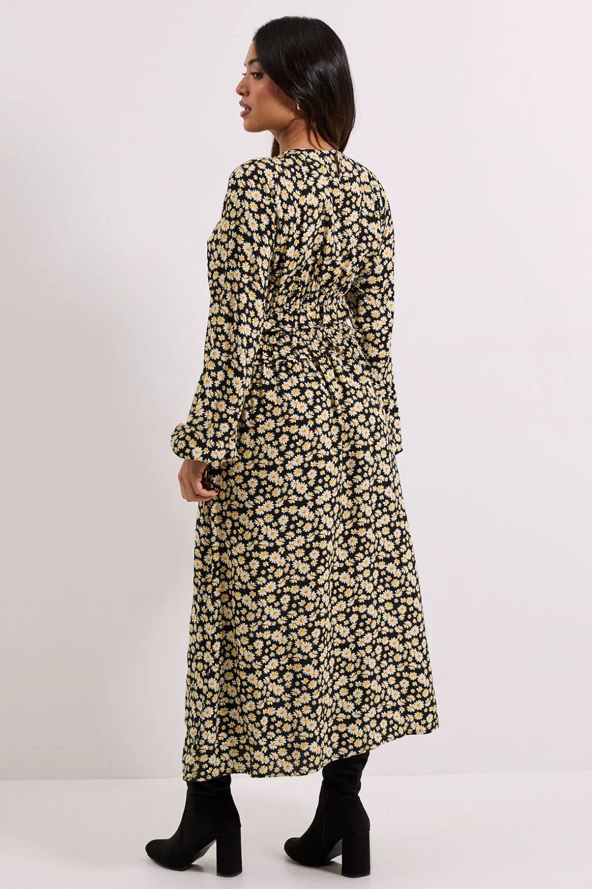 Robe Midi Petite à Imprimé Marguerites Noires avec Taille Froncée et Manches Bouffantes