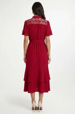 Robe Midi Petite À Manches Volantées Et Empiècements En Dentelle