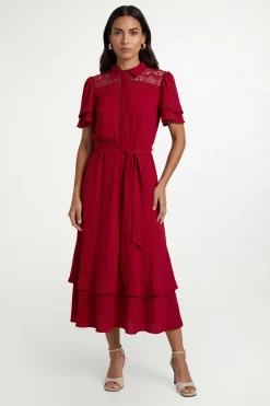 Robe Midi Petite À Manches Volantées Et Empiècements En Dentelle