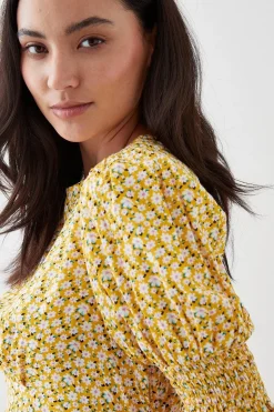 Robe Midi Petite à Motif Fleuri Jaune avec Poignets Froncés