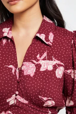 Robe Midi Petite à Motifs Floraux Berry avec Col, Détails Boutonnés et Manches Bouffantes