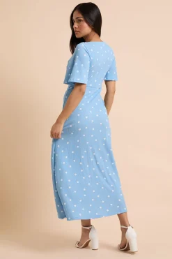 Robe Midi Petite À Pois Bleus Avec Manches Papillon