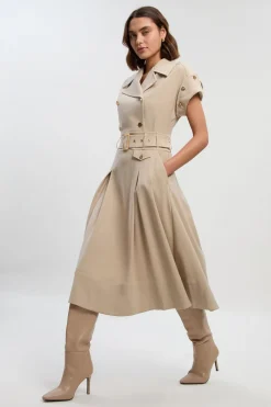 KarenMillen Robe Midi Plissée Ajustée avec Détails Boutons Raffinée<Femme Tailleurs|Toutes Les Robes