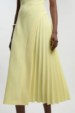 KarenMillen Robe Midi Plissée À Col Montant Coupe Ajustée Fluide<Femme Tailleurs|Robes Mi-Longues