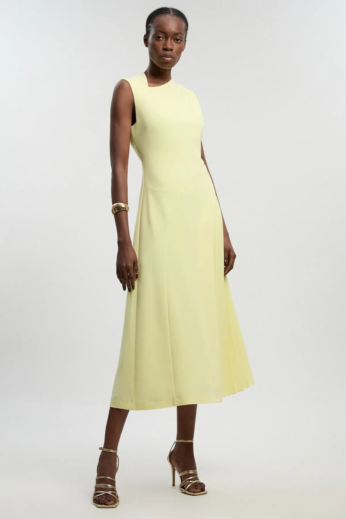 KarenMillen Robe Midi Plissée À Col Montant Coupe Ajustée Fluide<Femme Tailleurs|Robes Mi-Longues