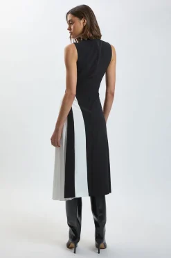 Robe Midi Plissée à Col Montant et Blocs de Couleurs Coupe Ajustée