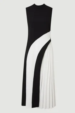 Robe Midi Plissée à Col Montant et Blocs de Couleurs Coupe Ajustée