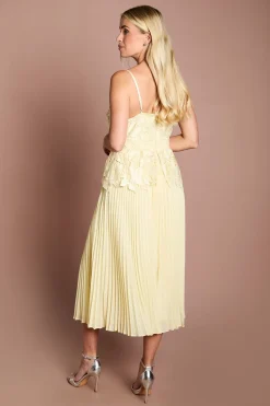 Robe Midi Plissée En Satin Avec Dentelle Petite