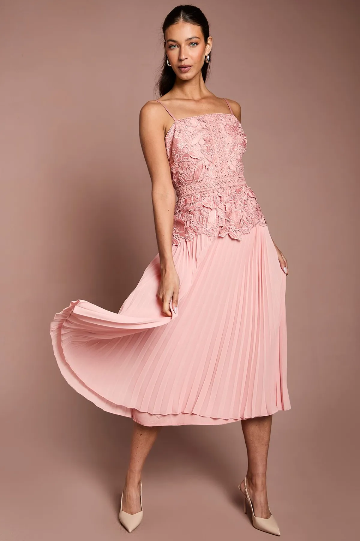 Coast Robe Midi Plissée En Satin Et Dentelle<Femme Robes Mi-Longues|Satin Et Dentelle