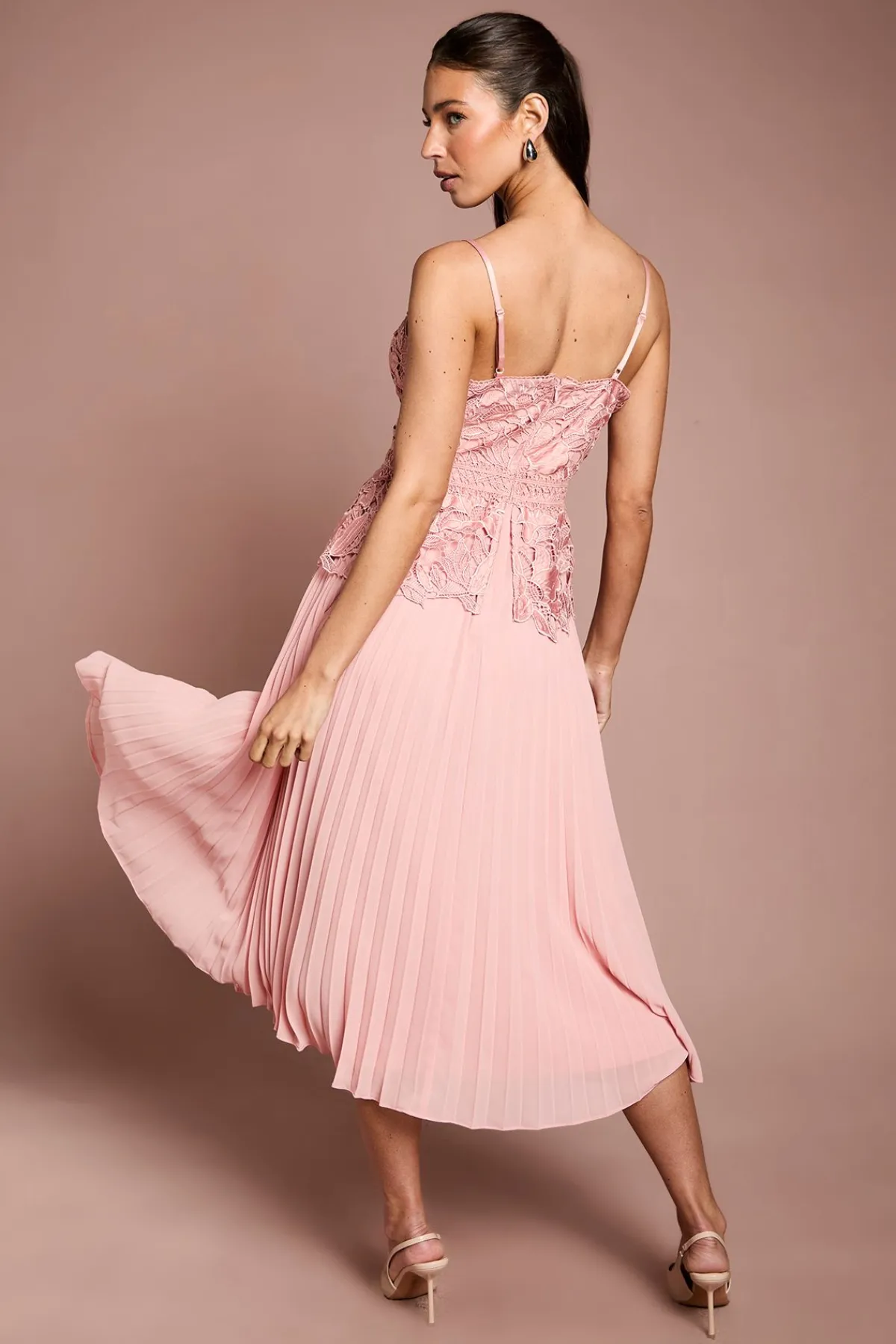 Coast Robe Midi Plissée En Satin Et Dentelle<Femme Robes Mi-Longues|Satin Et Dentelle