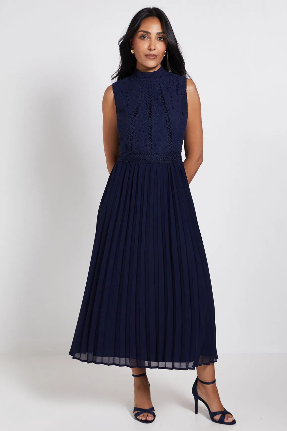 Robe Midi Plissée À Insert Dentelle Petite