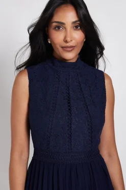 Robe Midi Plissée À Insert Dentelle Petite