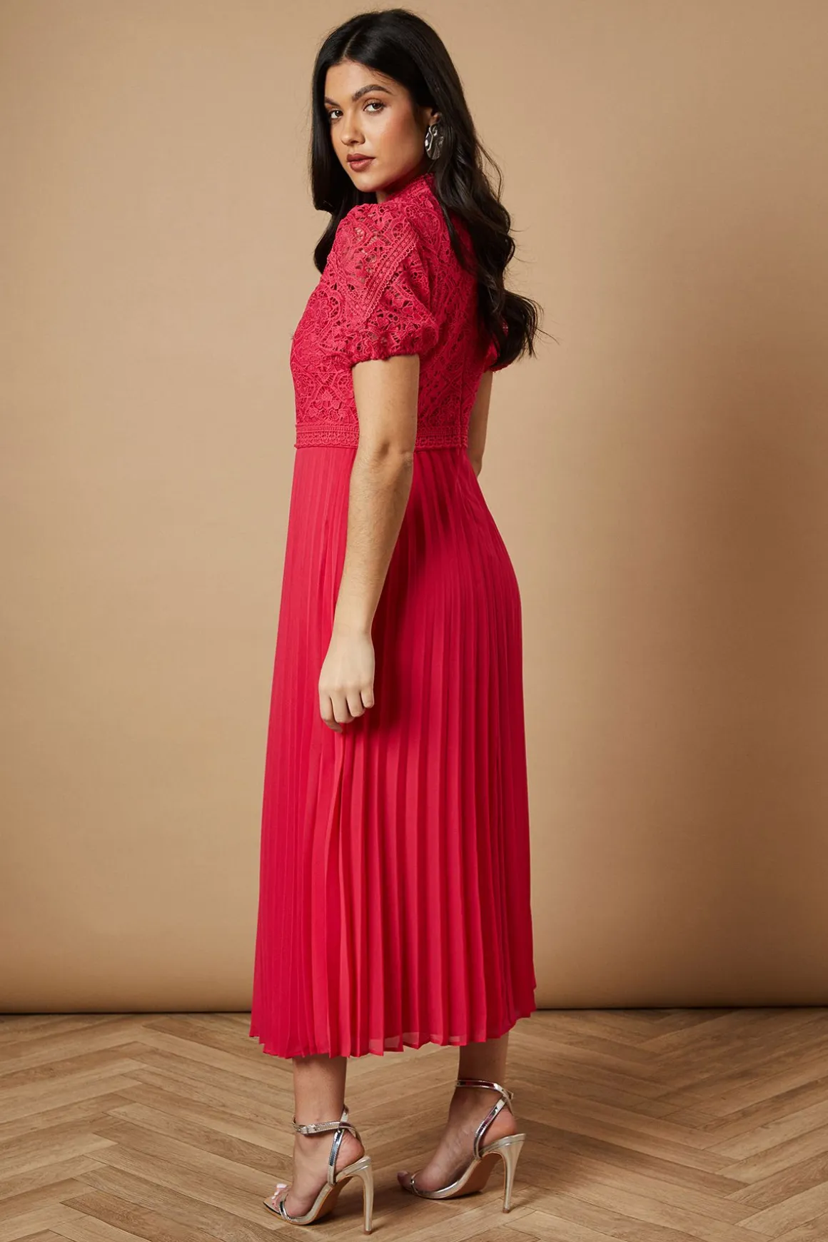 Robe Midi Plissée à Manches Bouffantes en Dentelle