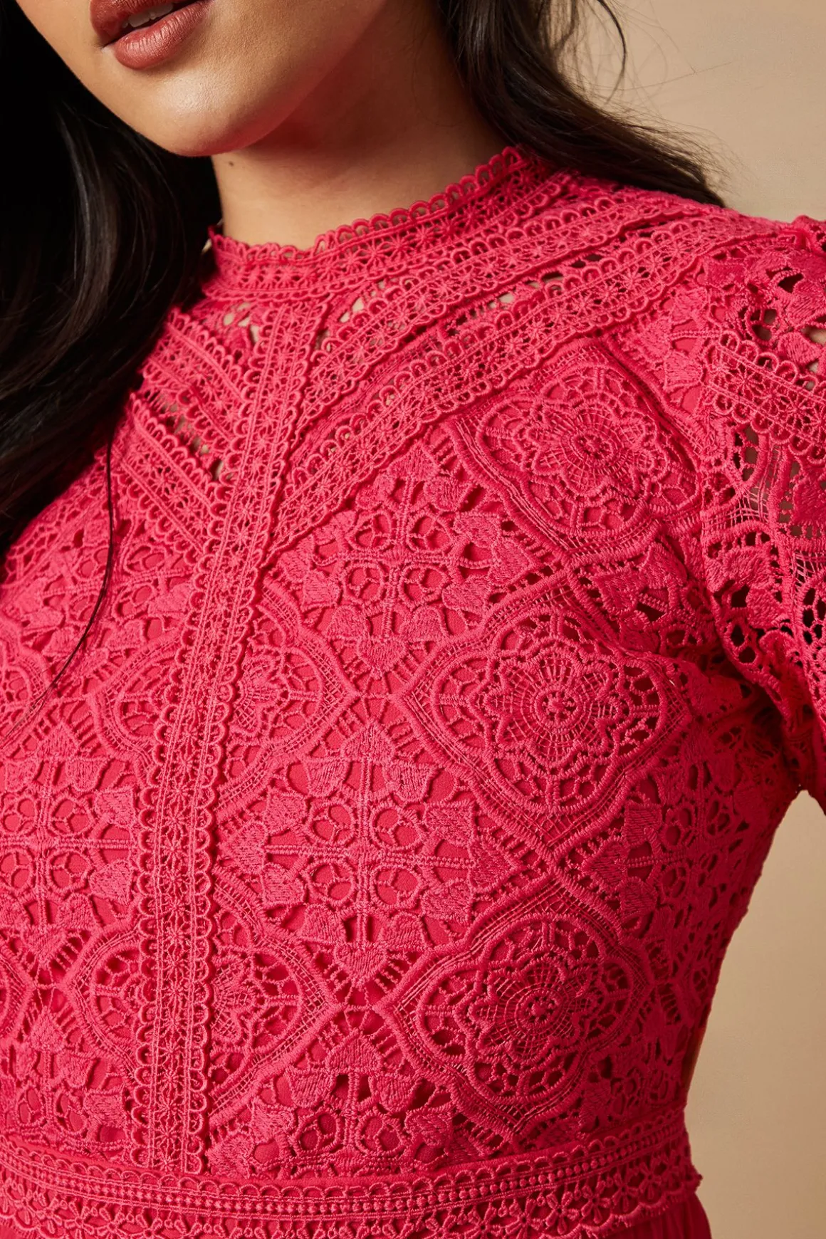 Robe Midi Plissée à Manches Bouffantes en Dentelle