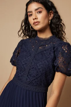 Oasis Robe Midi Plissée Petite à Manches Bouffantes en Dentelle<Femme Toutes Les Robes|Robes Mi-Longues