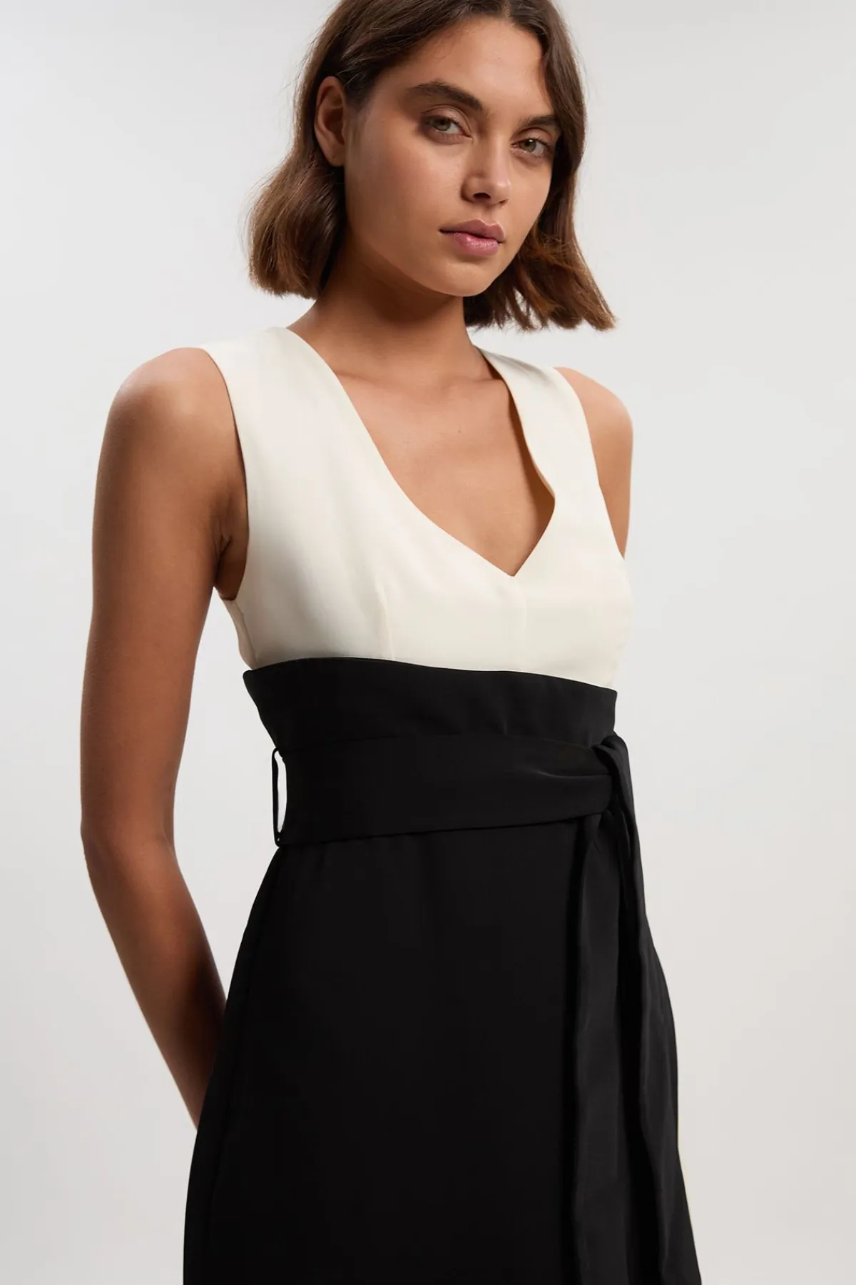 KarenMillen Robe Midi Plissée sur les Côtés à Blocs de Couleurs Coupe Ajustée Souple<Femme Tailleurs|Robes Mi-Longues