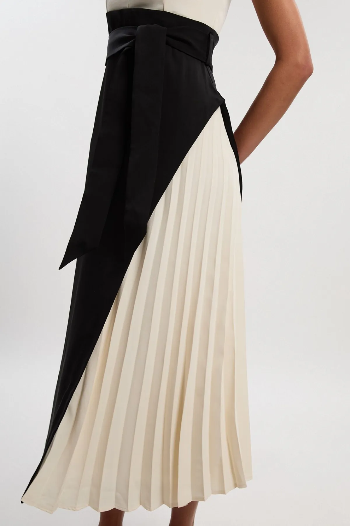KarenMillen Robe Midi Plissée sur les Côtés à Blocs de Couleurs Coupe Ajustée Souple<Femme Tailleurs|Robes Mi-Longues