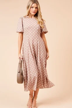 Robe Midi À Pois Avec Manches Bouffantes Et Corps Couturé