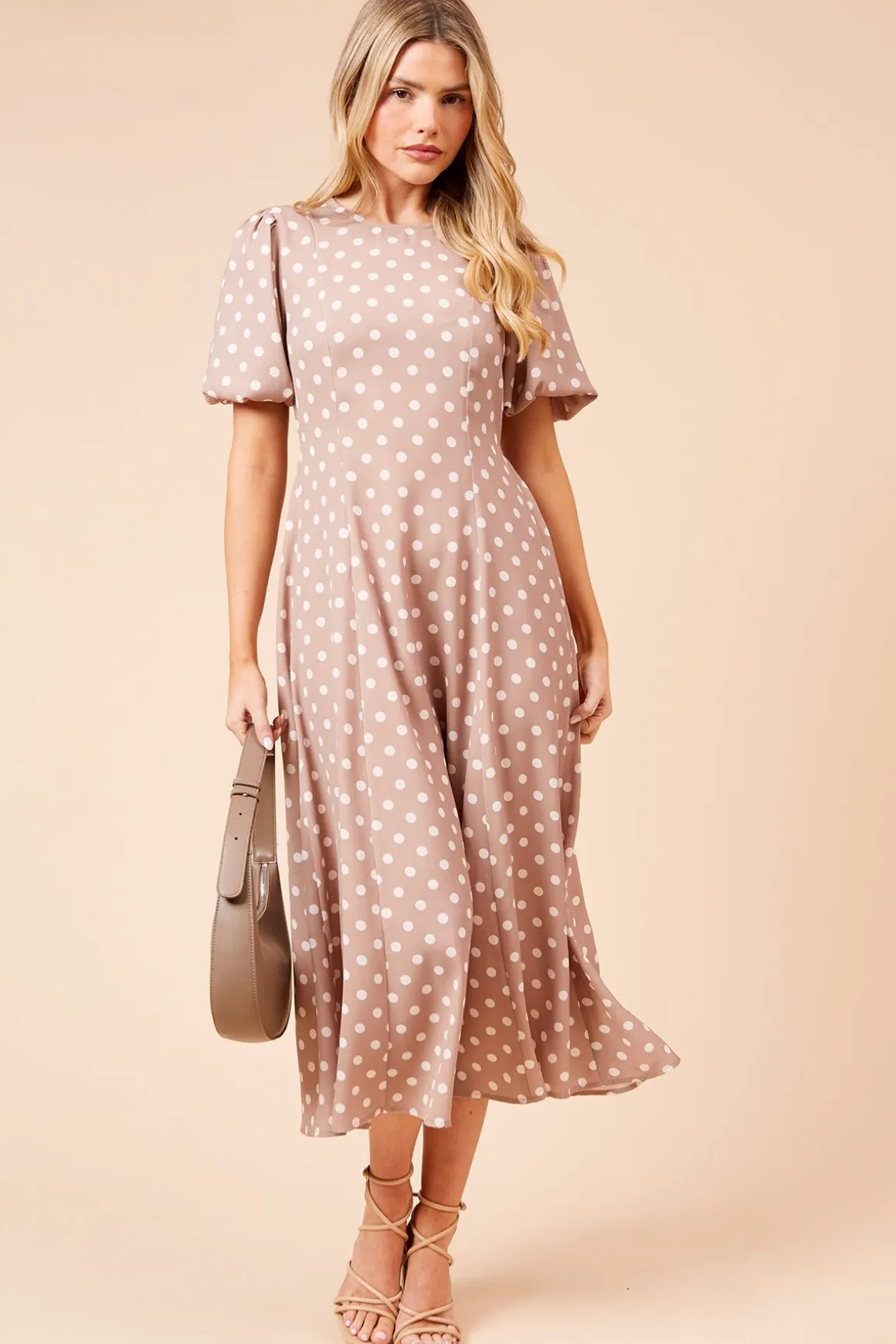 Robe Midi À Pois Avec Manches Bouffantes Et Corps Couturé
