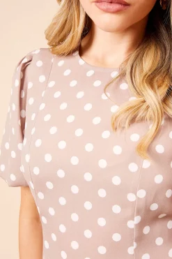 Robe Midi À Pois Avec Manches Bouffantes Et Corps Couturé