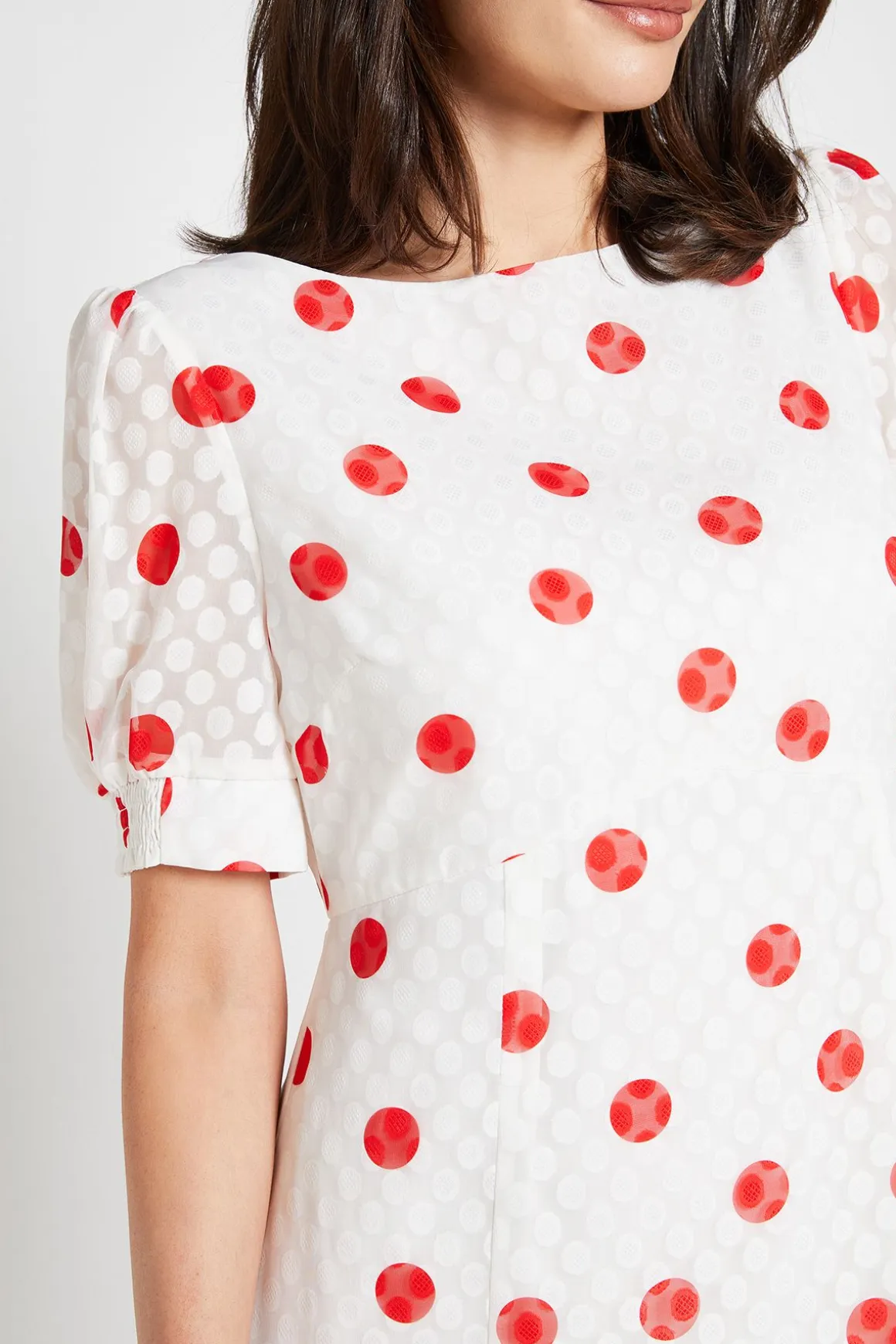 Robe Midi À Pois Avec Ourlet Plissé
