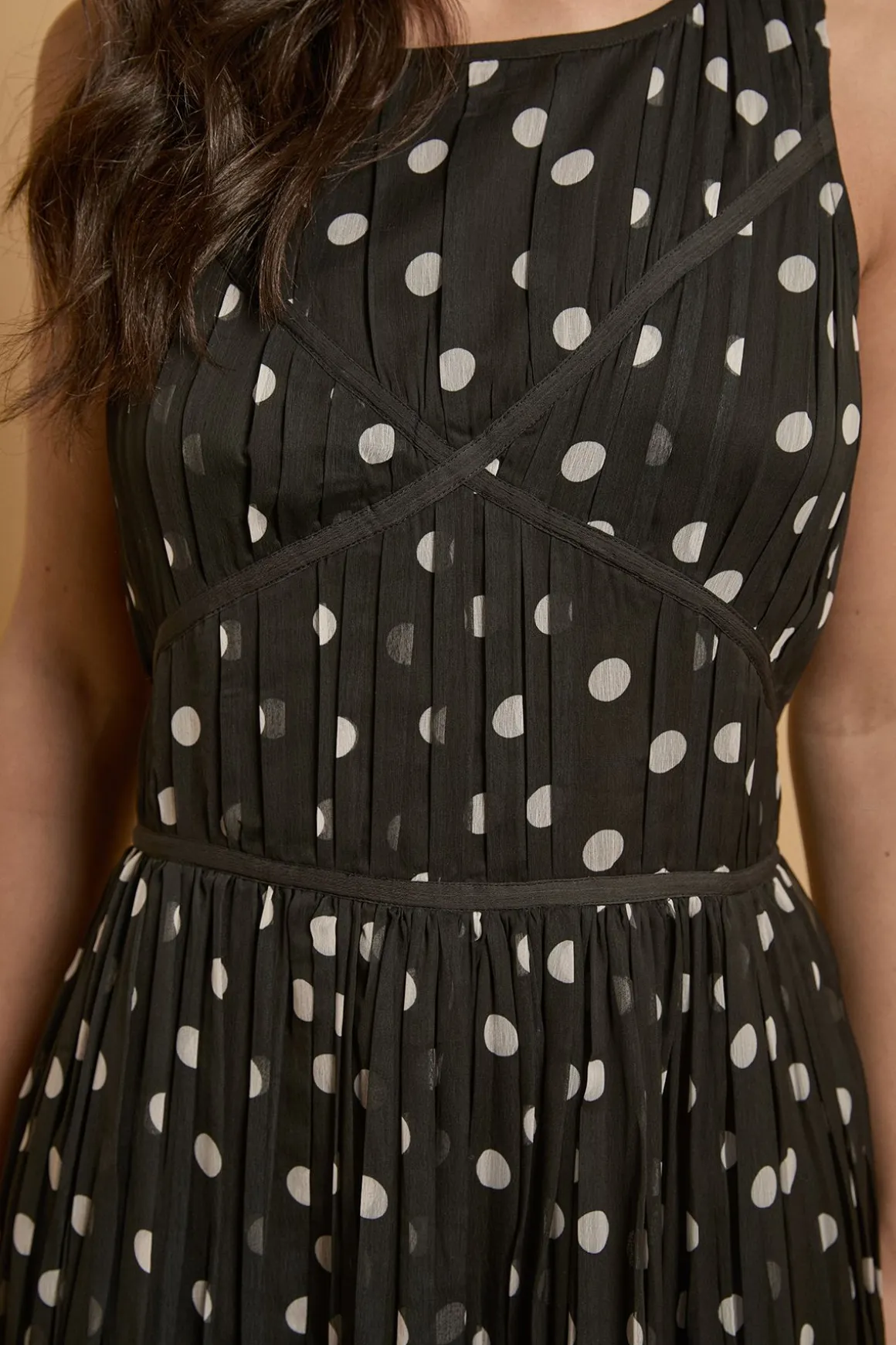 Robe Midi à Pois avec Passepoil Contrastant