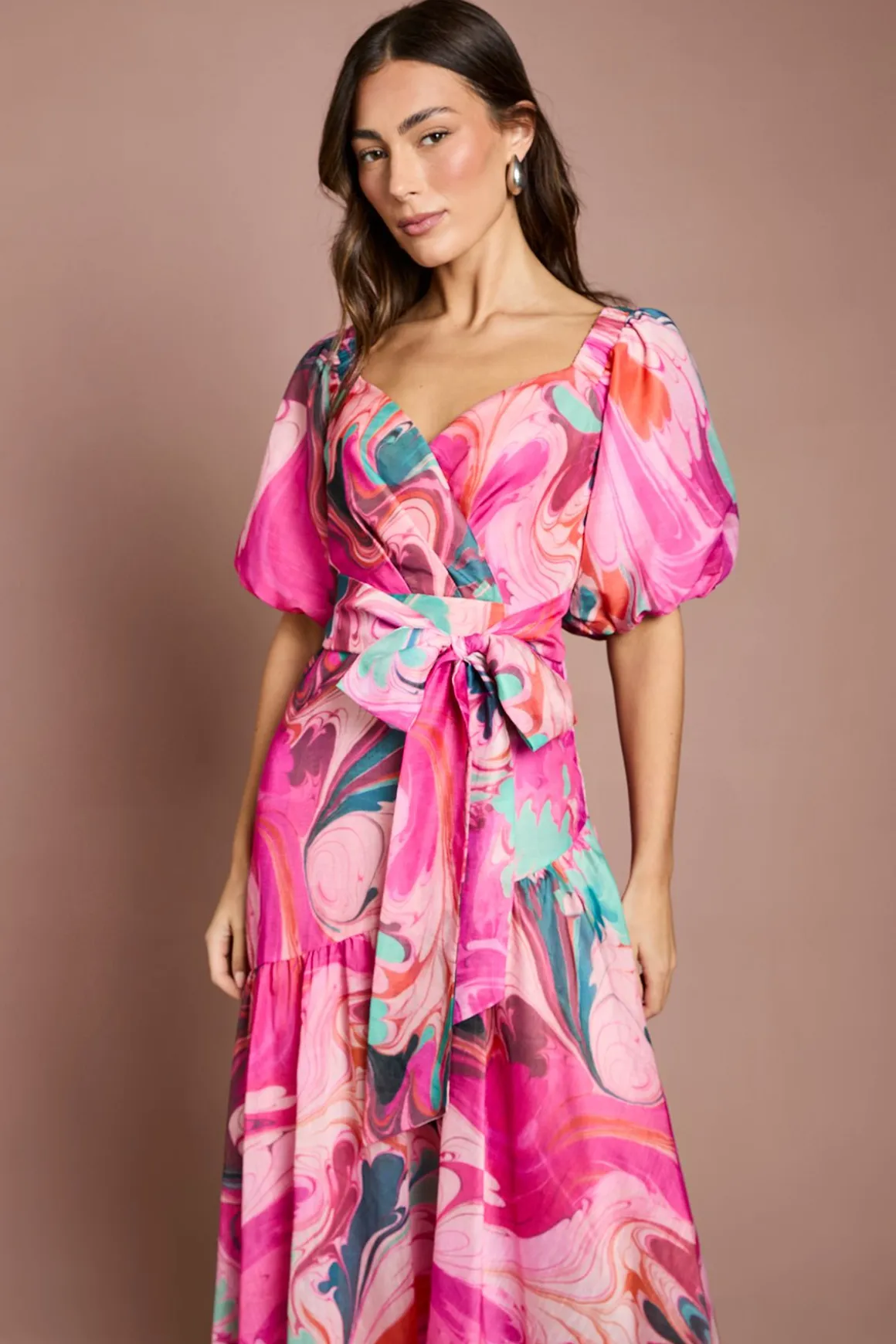 Robe Midi Portefeuille Imprimée À Manches Bouffantes Avec Ceinture