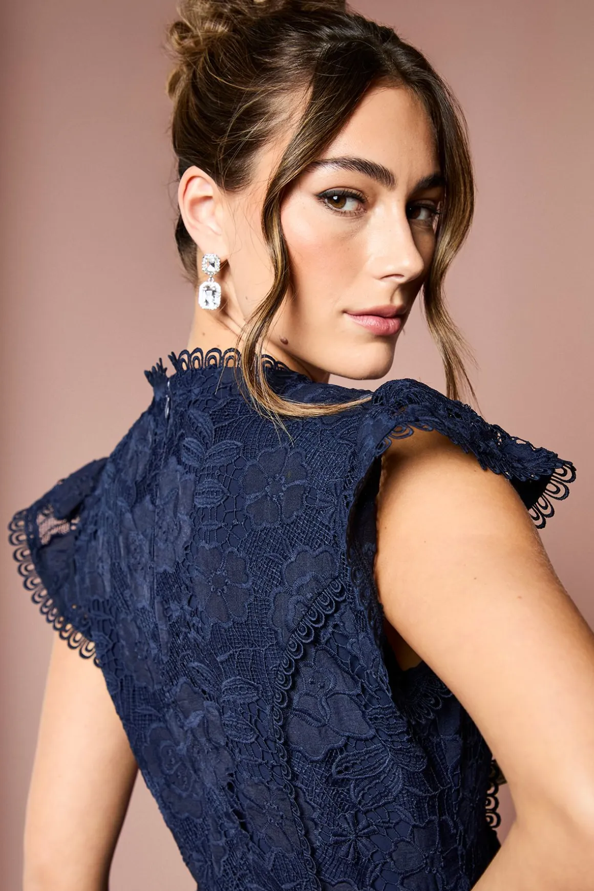Robe Midi Péplum à Corsage en Dentelle