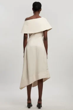 Robe Midi Premium En Viscose Lin À Col Asymétrique Et Jupe Ample Ajustée