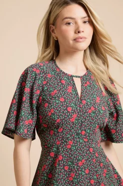 Robe Midi Rouge À Imprimé Fleuri Avec Empiècement En Dentelle, Encolure Goutte D'eau Et Manches Papillon