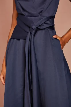 Robe Midi Sans Manches À Col V Avec Détail Cache-cœur Petite Taille
