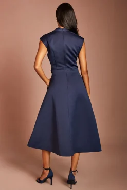 Robe Midi Sans Manches À Col V Avec Détail Cache-cœur Petite Taille