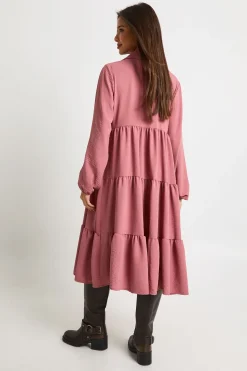 Robe midi smockée texturée à étages