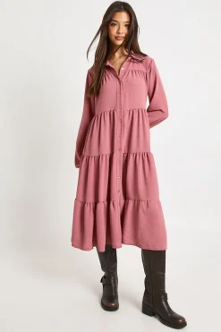Robe midi smockée texturée à étages
