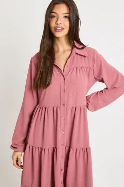 Robe midi smockée texturée à étages