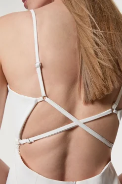 Robe midi soignée et ajustée avec détails de corset