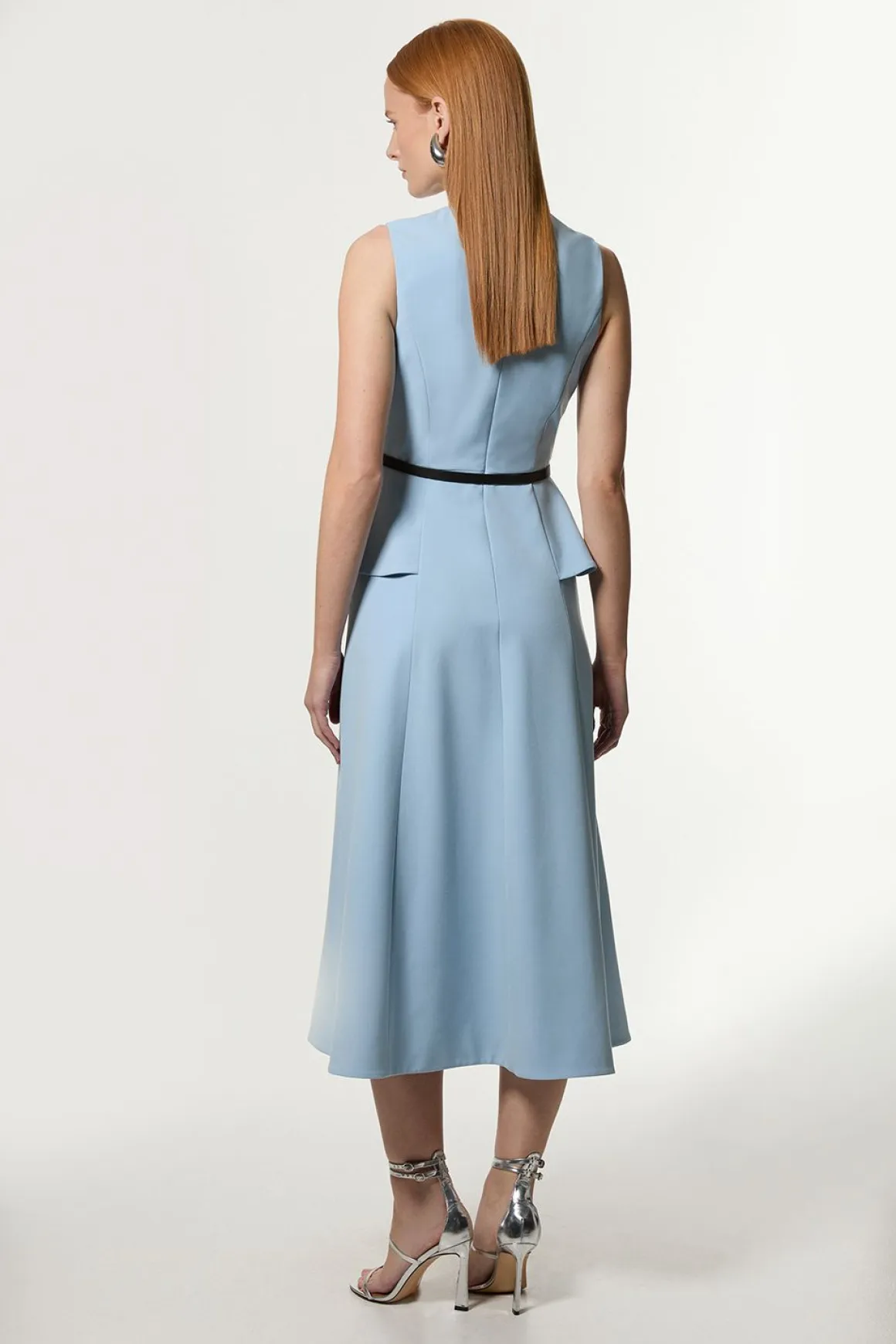 Robe midi stretch compacte ceinturée avec détail peplum et jupe pleine