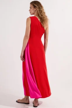 Robe midi sur mesure à encolure asymétrique et jupe ample