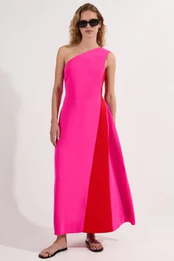 Robe midi sur mesure à encolure asymétrique et jupe ample