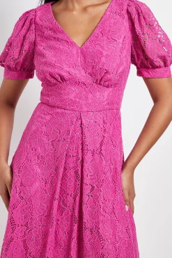 Robe Midi Tea Col V En Dentelle Petite